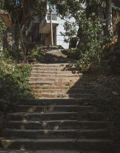 上上下下是山城