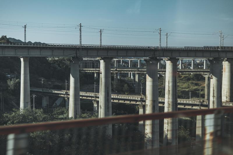 轨行川渝