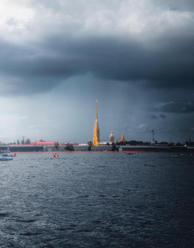 阴云中的彼得保罗大教堂